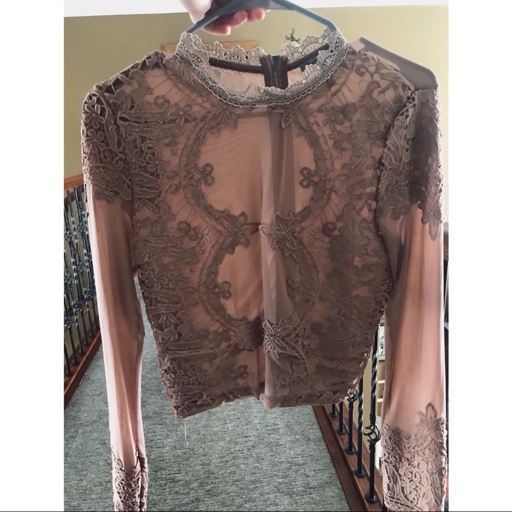 Lace tan top!